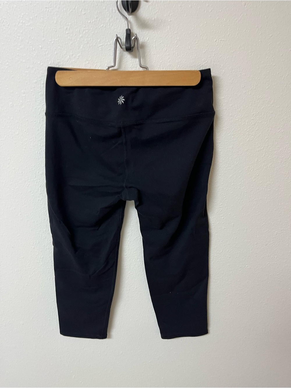 Athleta Black Workout Capris -Active Leggings women’s size S - Picture 2 of 4